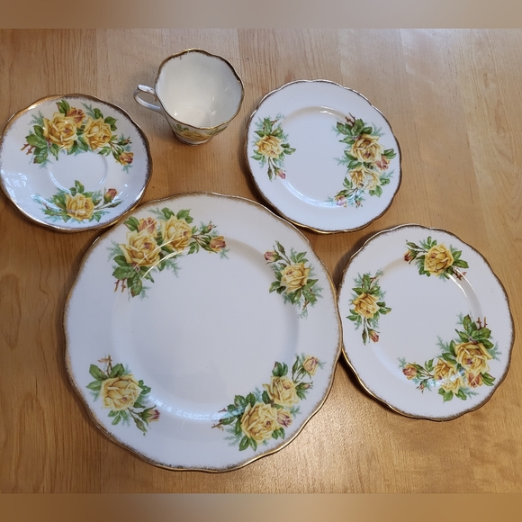 Royal Albert Yellow Tea Rose 5 Piece Set - Picture 7 of 7